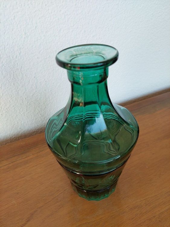 Glas-Vase oder Wasser-Karaffe 1