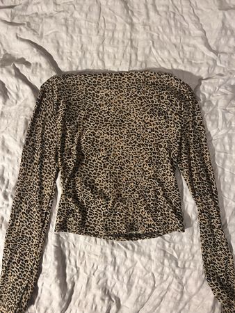 Rückenfreies Oberteil Leo Print Grösse S guter Zustand