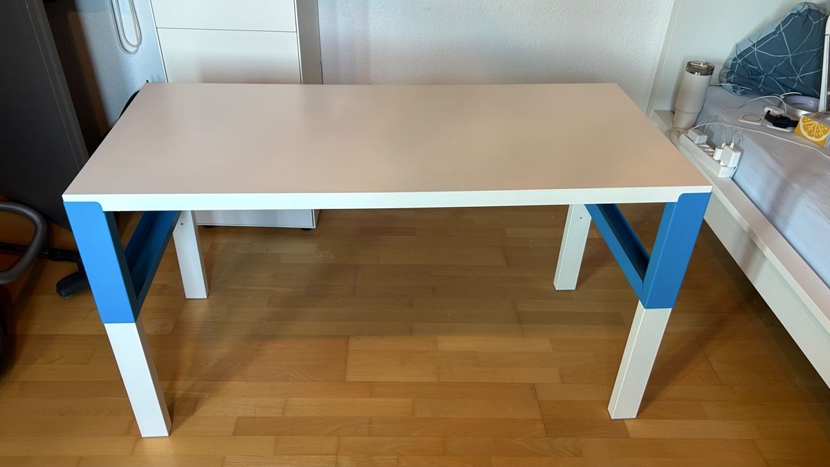 Schreibtische: Kinderpult mitwachsend – Gebraucht aus Jona von mic_dd2w