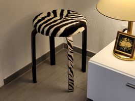 Designer Hocker Zebra Handmade Unikat aus Massivholz