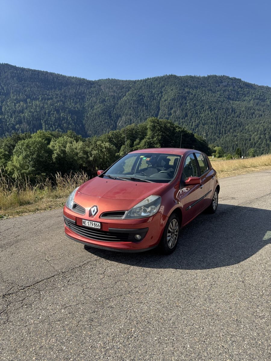 Renault Autos: Renault clio 1.6 – D'occasion à Fontainemelon par Fabi3224