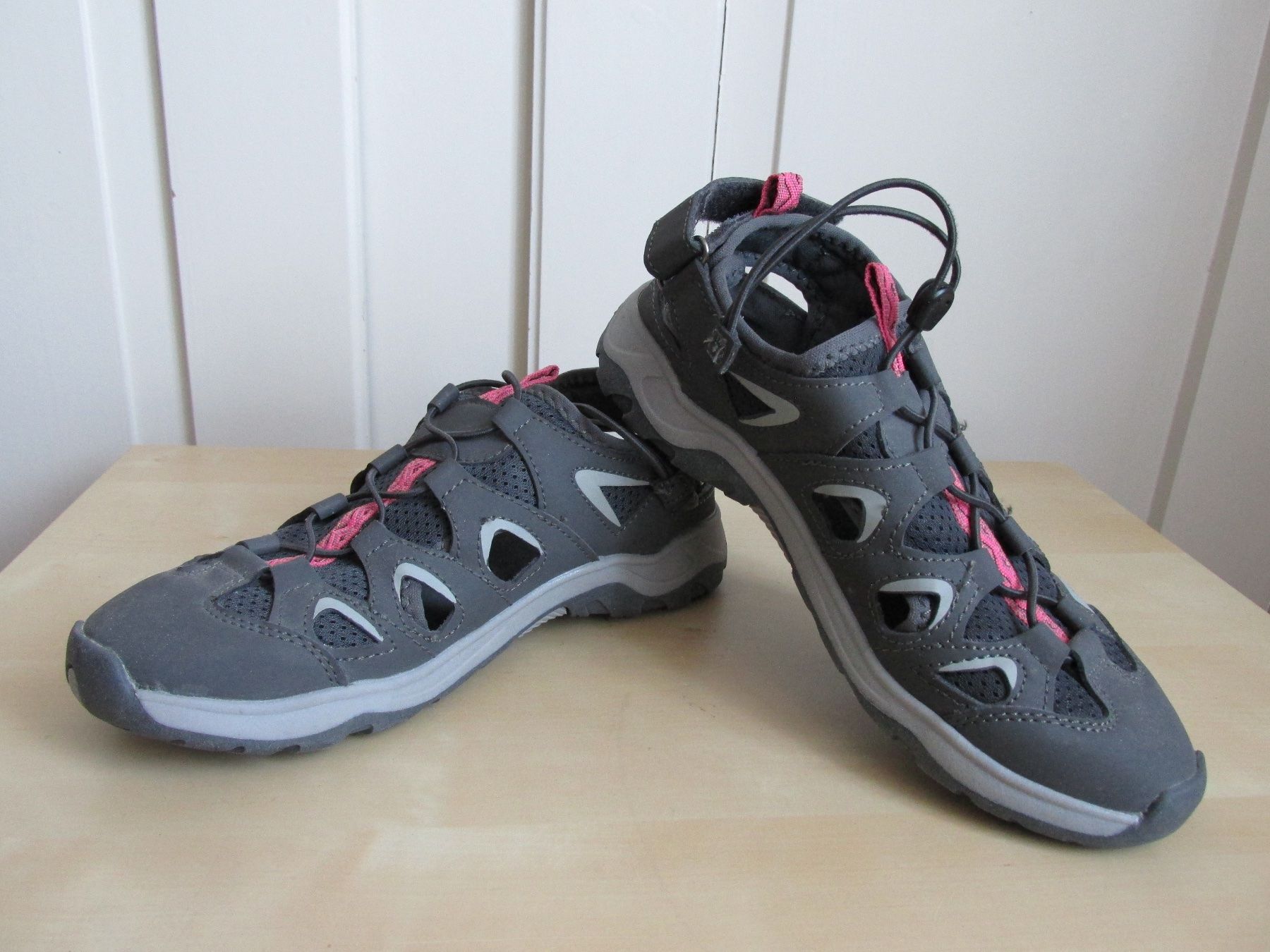 Scarpe da uomo: Sandalen crane Grösse 39 – Usato da Winterthur venduto da mat_q5d5 1