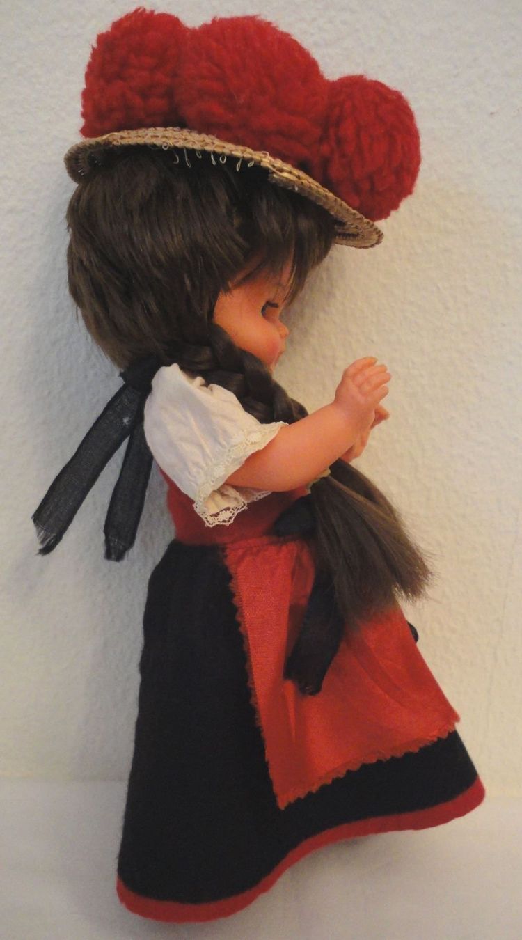 Bambole: Vintage Trachtenpuppe "Schwarzwaldmädel" – Usato da zürich venduto da parts5060 5