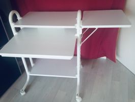 PC-Möbel auf Rädern