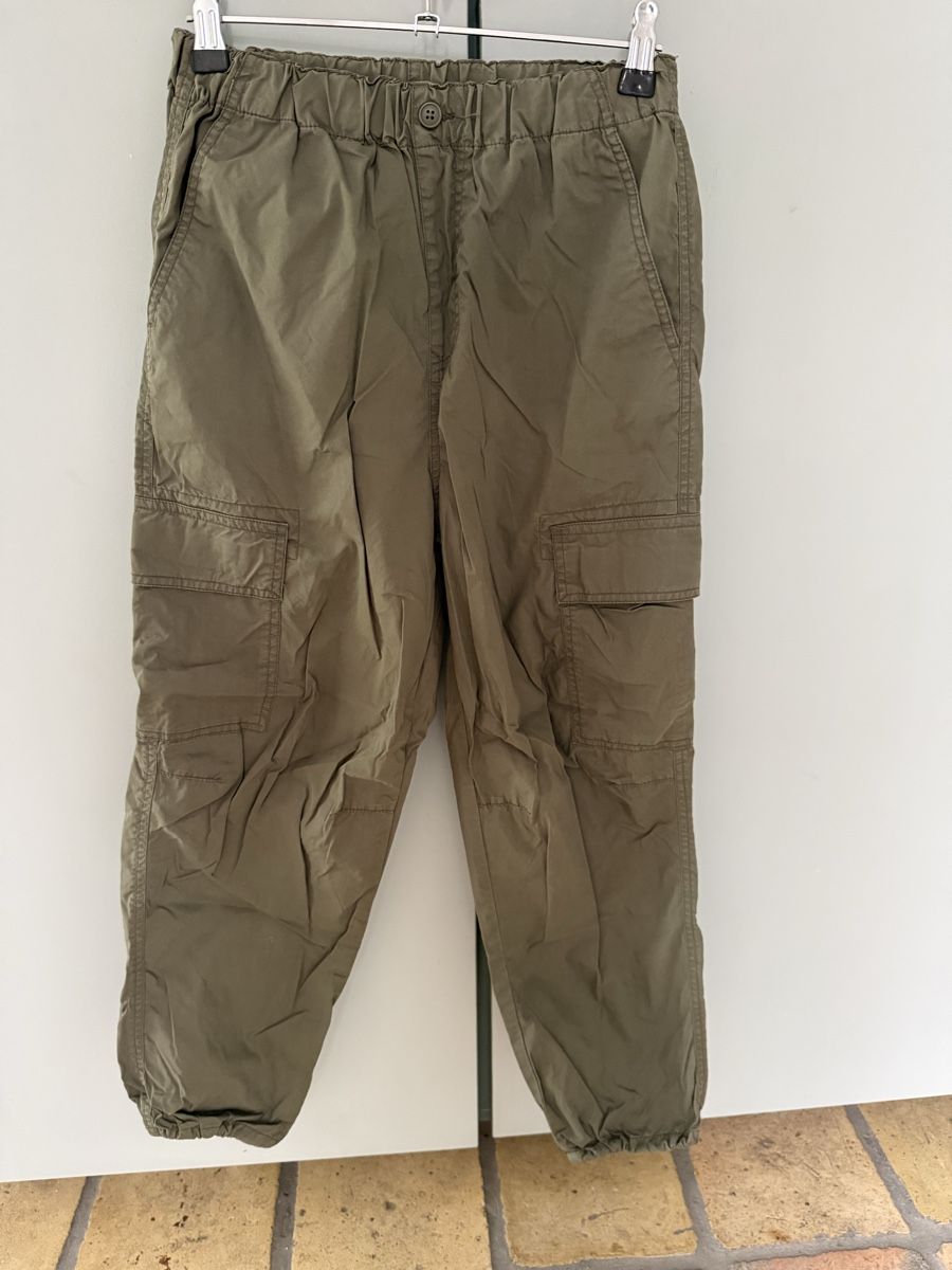 Uniqlo Pantaloni: Uniqlo Cargo Hose 160 – Usato da Zürich venduto da Mothai