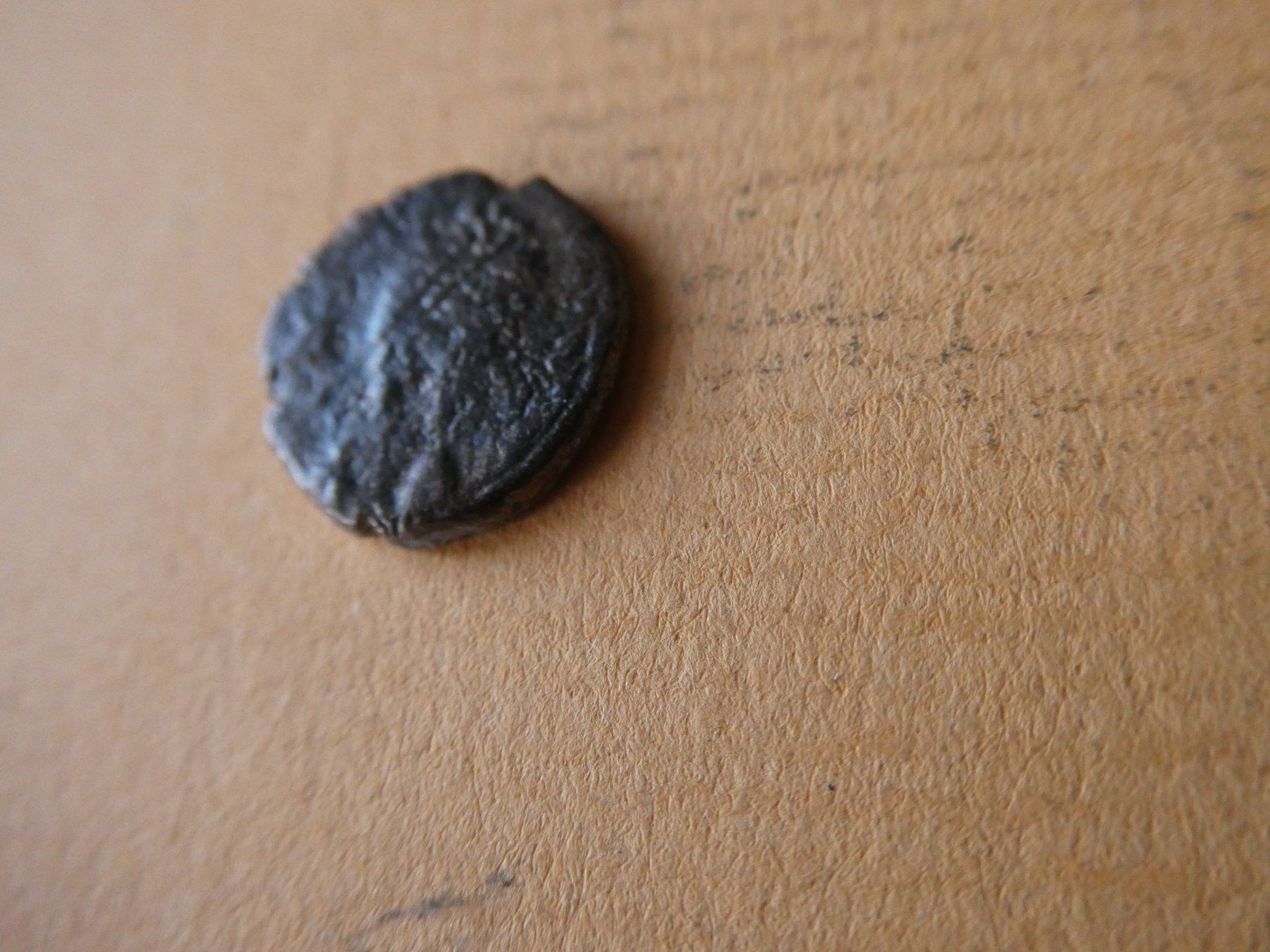 Tutti le monete: uralte   Bronzemünze    12 mm  1.20 g – Usato da Hinterforst venduto da Rohusri 1