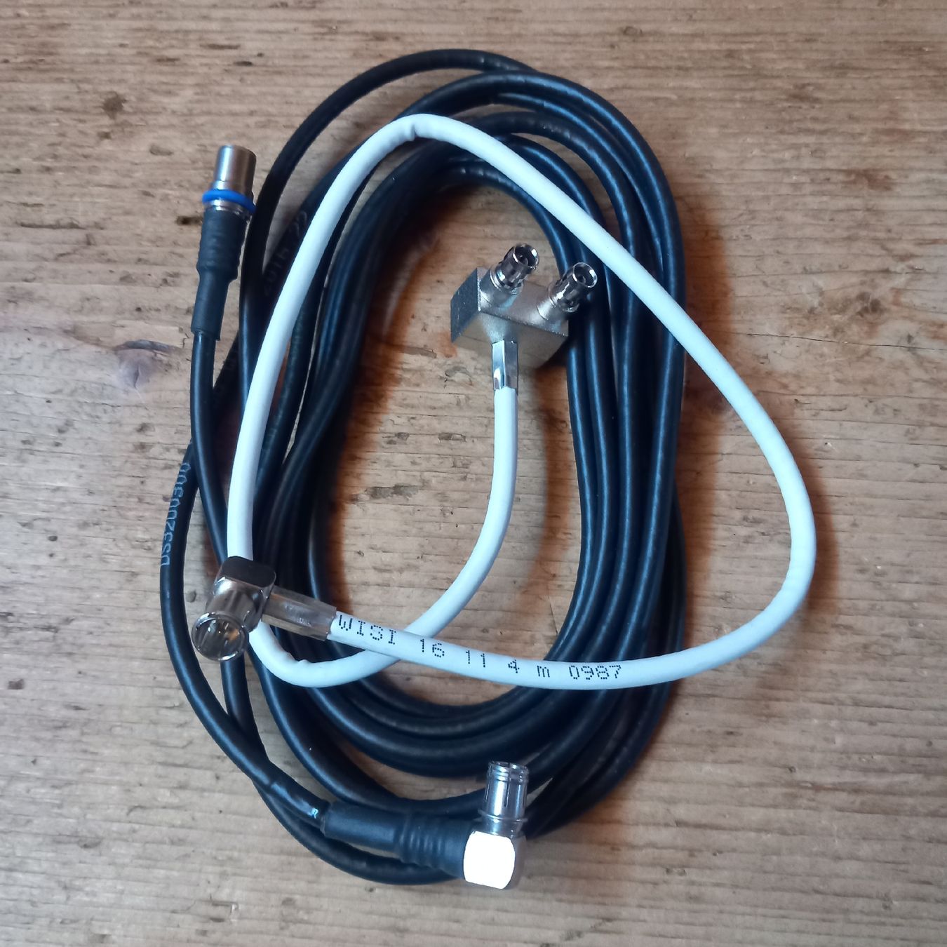 Technique de radiocom: Antennenkabel 2er Verteiler  – D'occasion à Ebnat-Kappel par blazzi 1