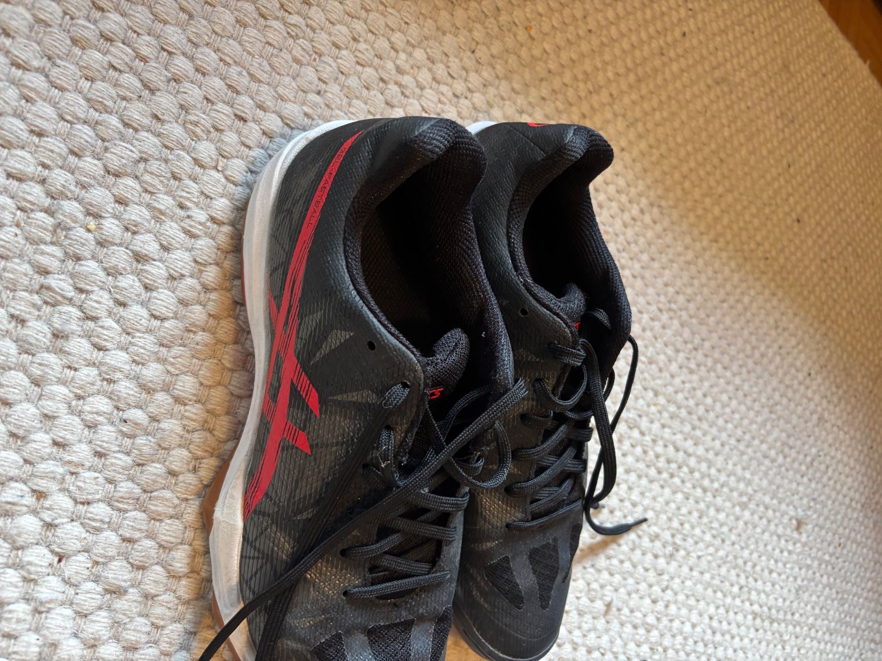Scarpe da uomo: Asics Hallenschuhe schwarz rot – Usato da Winterthur venduto da nicolap16 1