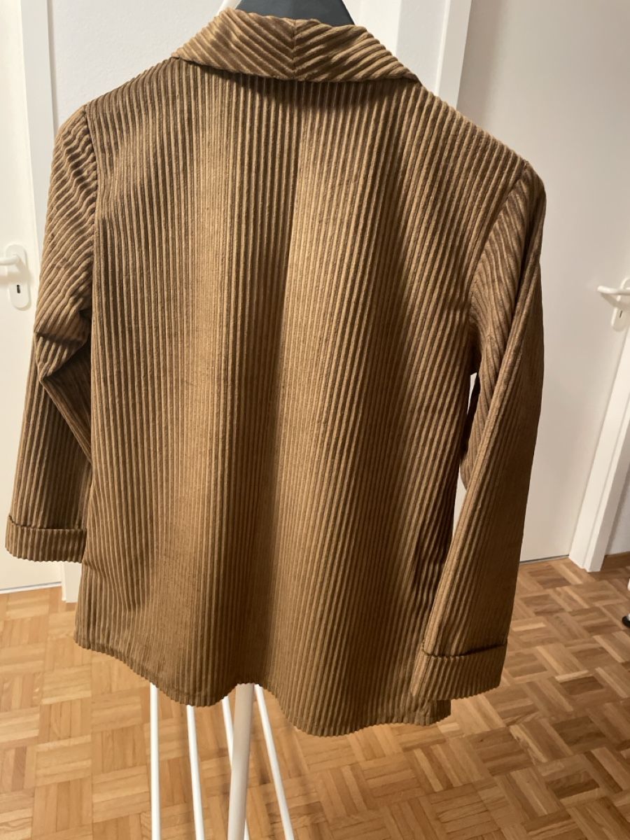 Jacken: Veste plissée marron élégante - Taille unique! – Gebraucht aus Yverdon-les-Bains von mar_hg5t 1
