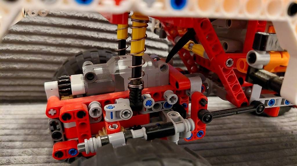 Lego Kit di costruzioni: LEGO Technic 4x4 Crawler 9398 – Usato da Eschlikon TG venduto da Sepp19 4