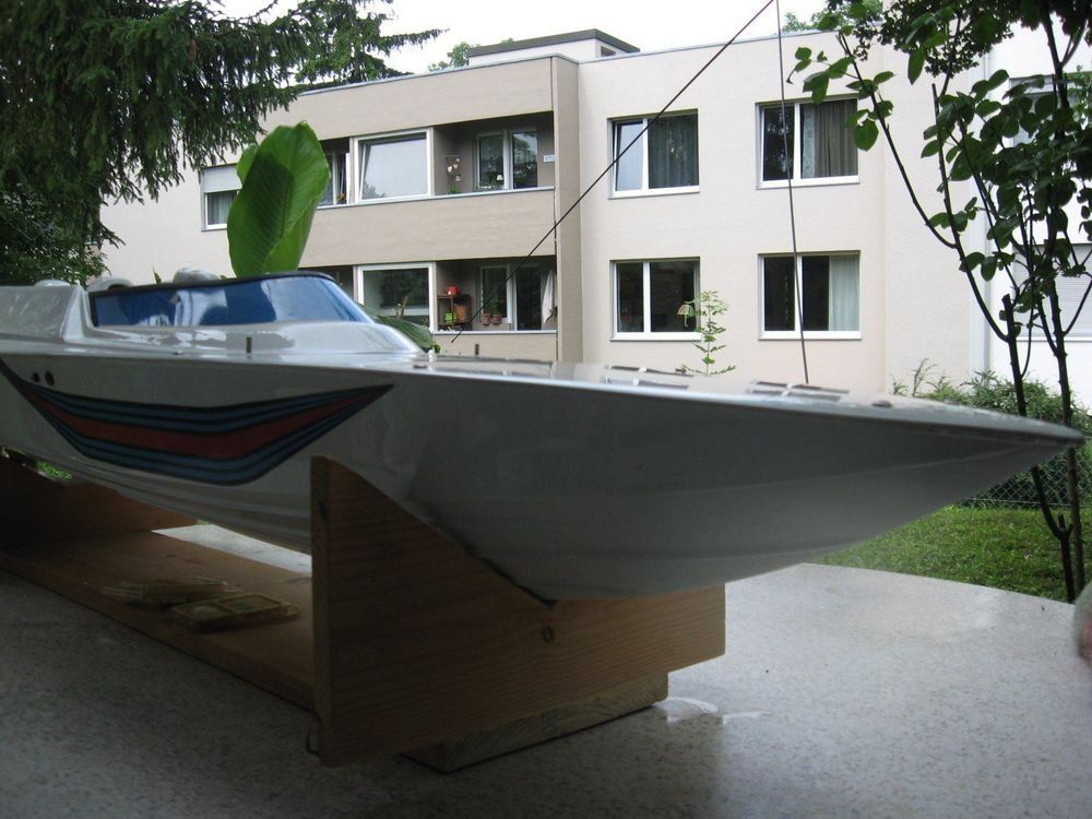 Modellismo RC: 80 km/h  Martini Rennboot // Rossi 15cm3 NitroRacer – Usato da St. Gallen venduto da SchweizoMat 2