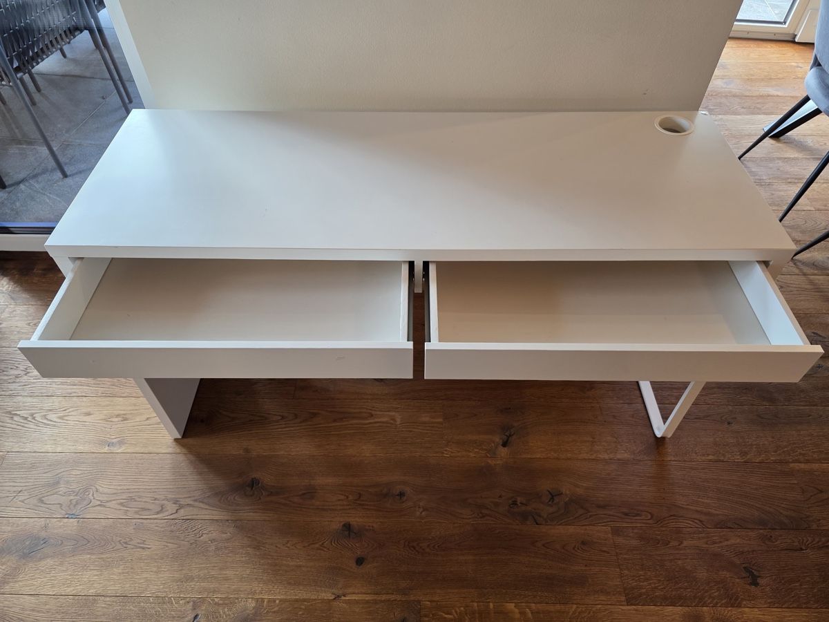 Ikea Schreibtische: Schreibtisch weiss mit Schubladen  – Gebraucht aus Oberentfelden von rom_tg9s 1