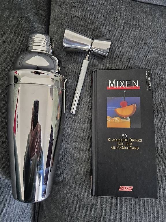 Libri: Shaker und Drinkbuch – Usato da Winkel venduto da petzl01