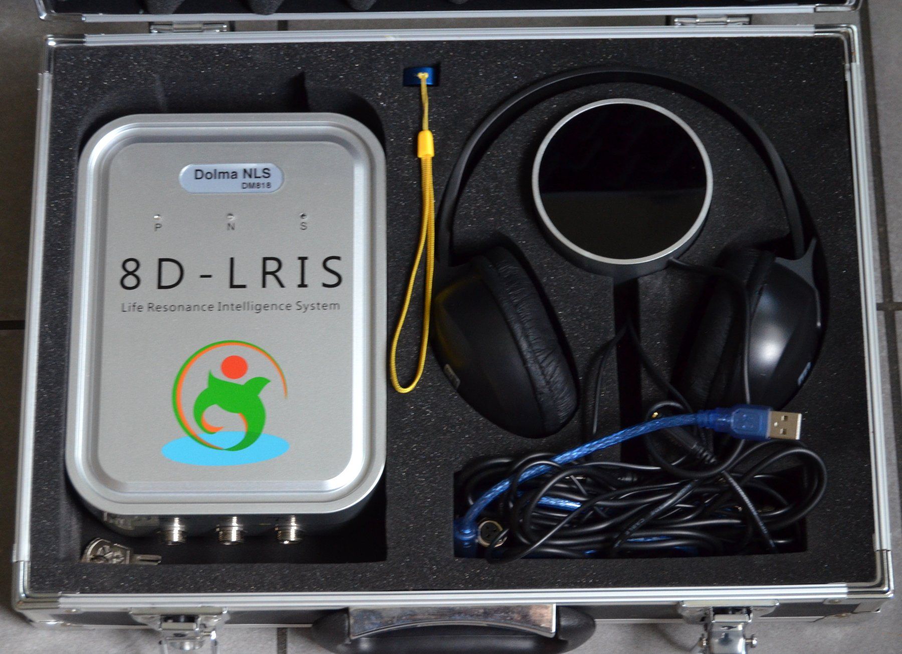 Medizinische Geräte: 8D-LRIS Gesundheitsanalysator / Analyseur de santé – Gebraucht aus Collonges von arashee