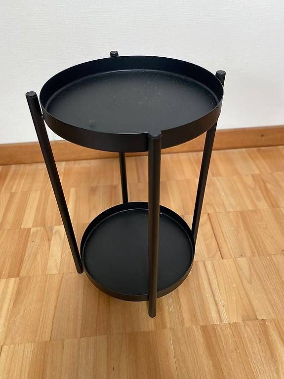 Tables: IKEA OLIVBLAD black mini side table / plant stand – Neuf avec emballage d'origine à Nyon par ako_k6ln
