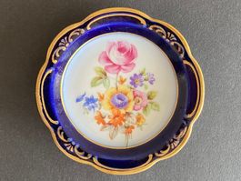 Kleiner Porzellan Teller mit Blumenmotiv