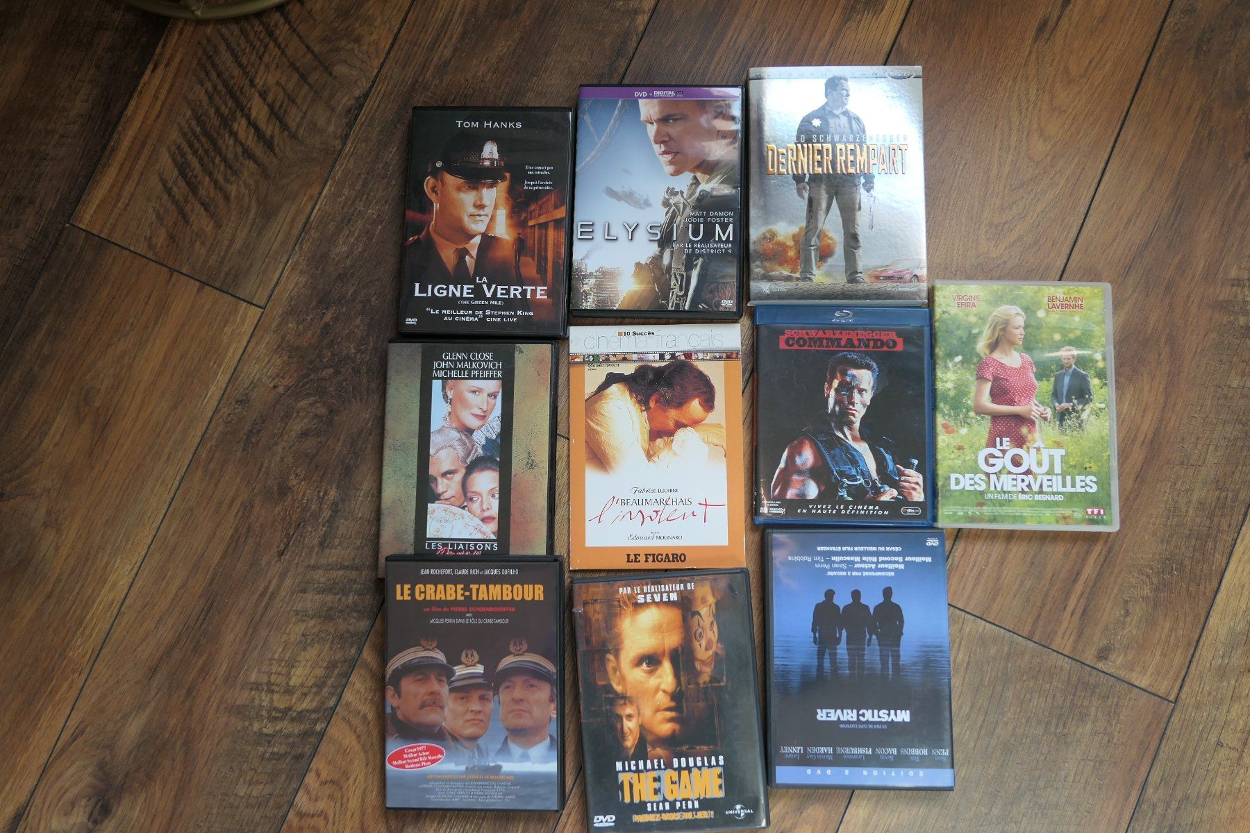 Tutti i DVDs: Lot de 16 DVD – Usato da Chavannes-de-Bogis venduto da con_x8wy