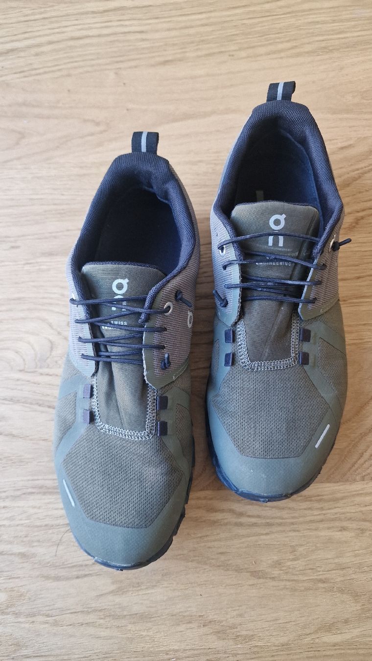 On Chaussures hommes: On Cloud Olive Waterproof Grösse 41 – D'occasion à Gümligen par koo_95tf