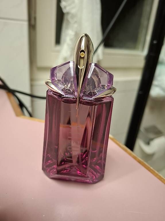 Mugler Profumi & Eau de Toilette: Alien Parfume Mugler – Usato da Flawil venduto da Yalu02 1