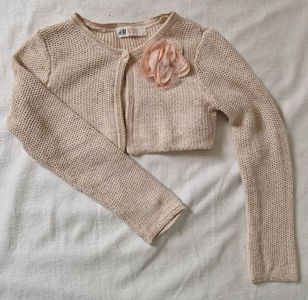 ​H&M Strick-Bolero – Beige/Gold – Gr. 110/116 – Mit Blüte