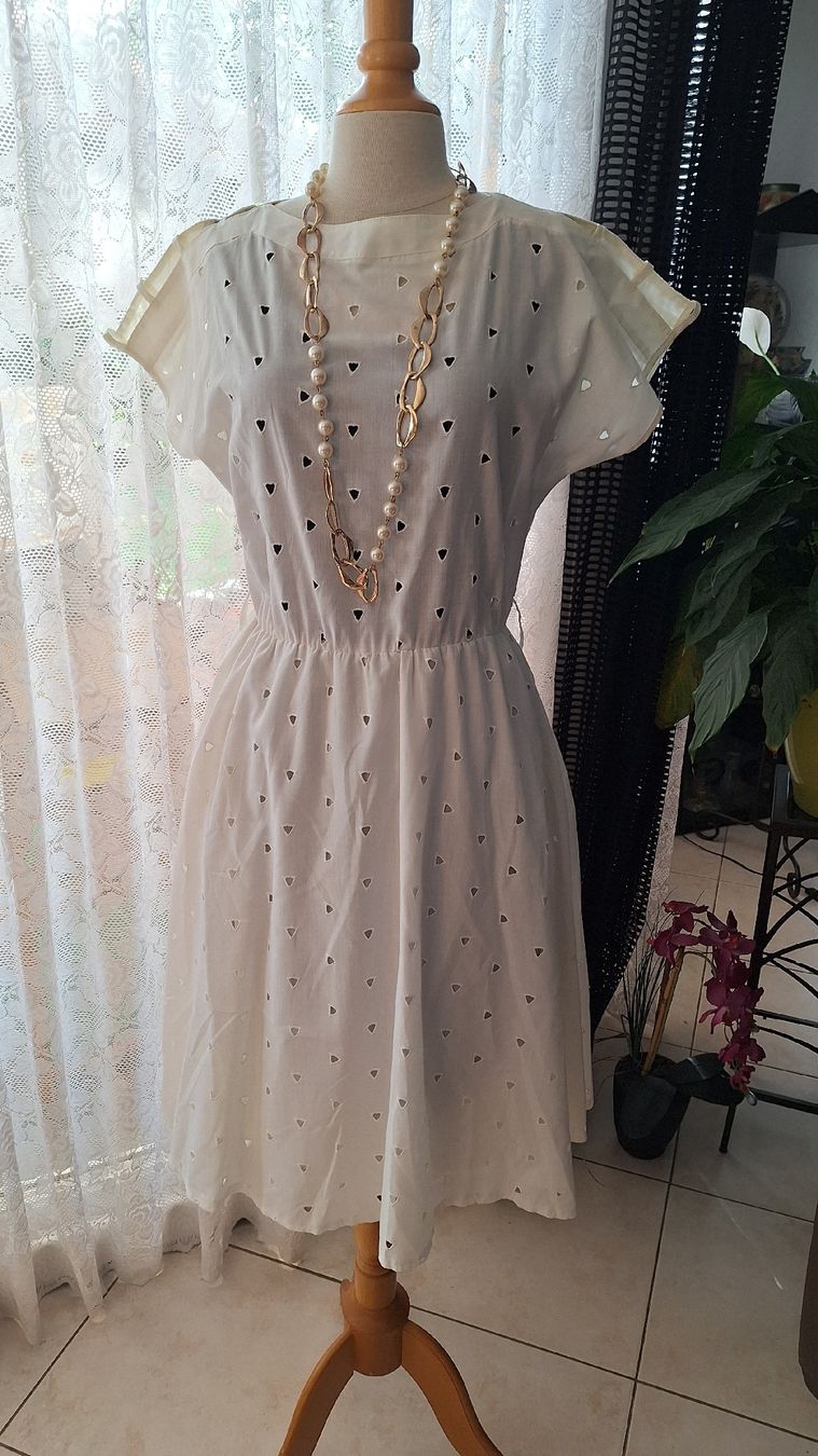 C&A Vestiti: Robe blanche Vintage 40 – Usato da St-Triphon venduto da Jldr0 1