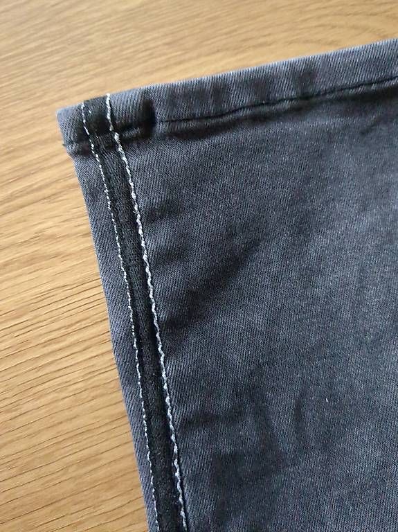 Jeans: Jeans Grösse 27/32 – Usato da St. Gallen venduto da tj19 2