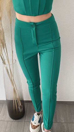Faltenhose mit engem Beinabschluss Grün