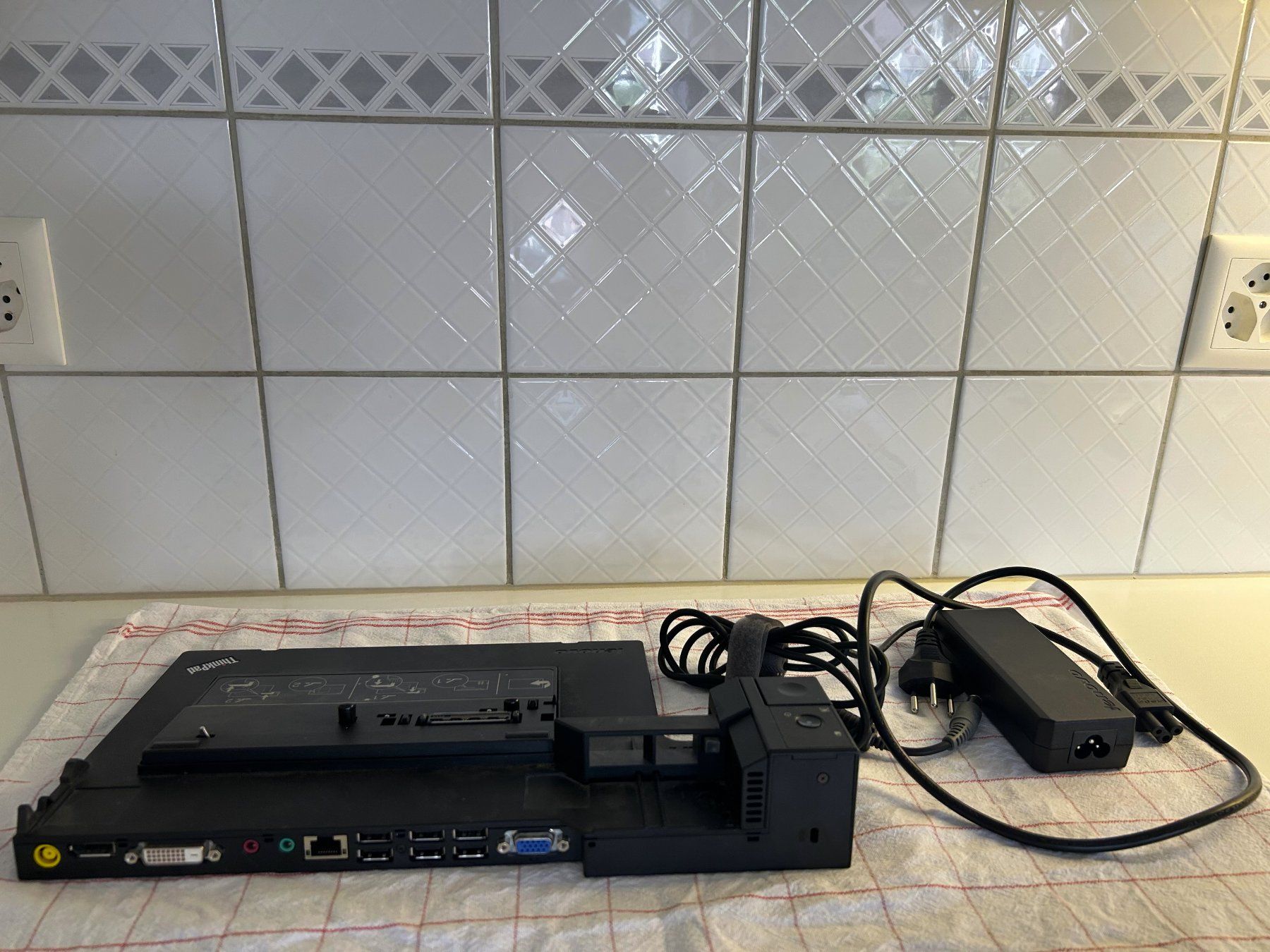 Lenovo Notebooks: Lenovo ThinkPad 420s (inklusive Dockingstation) – Gebraucht aus Dulliken von Superbad 8