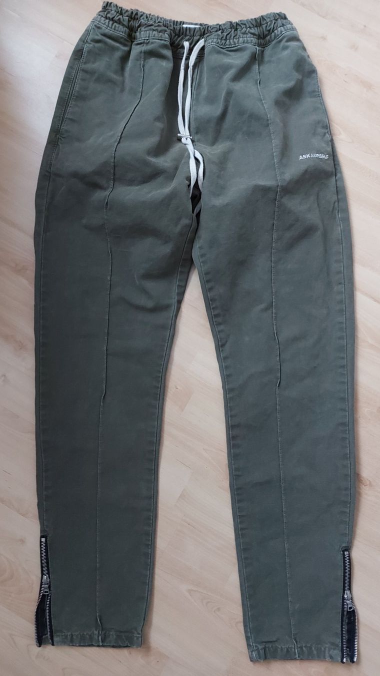 Pantaloni: ASKYURSELF Hose Khaki Farbe gr.M – Usato da Nebikon venduto da Draga25