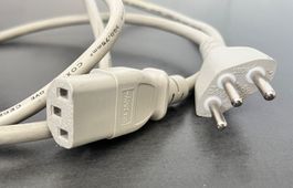Câble d'alimentation gris C13 - 2m - prise T12 (Suisse)