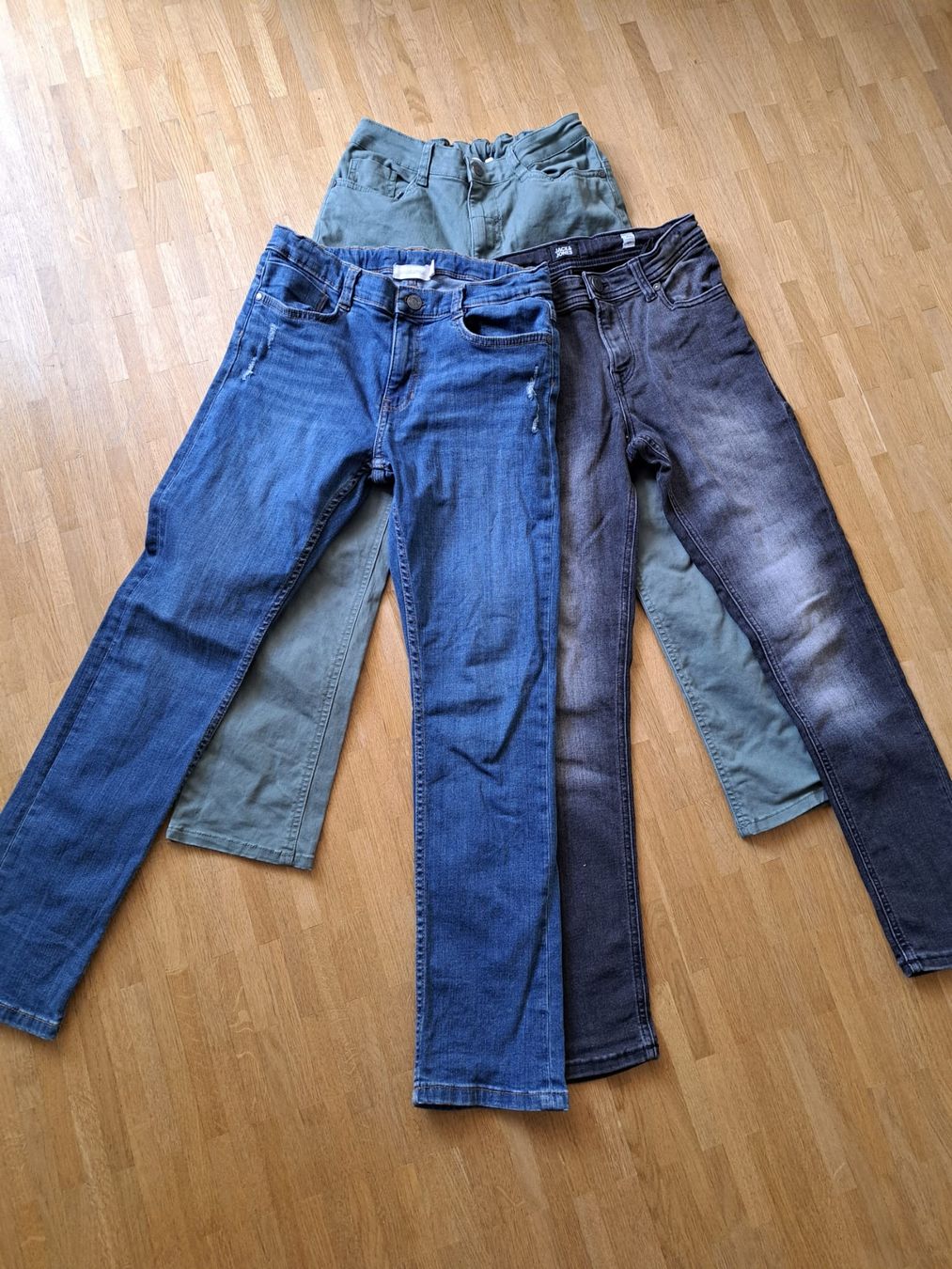 Pantaloni: Pantalons 10/12 ans – Usato da Onex venduto da lmarconi