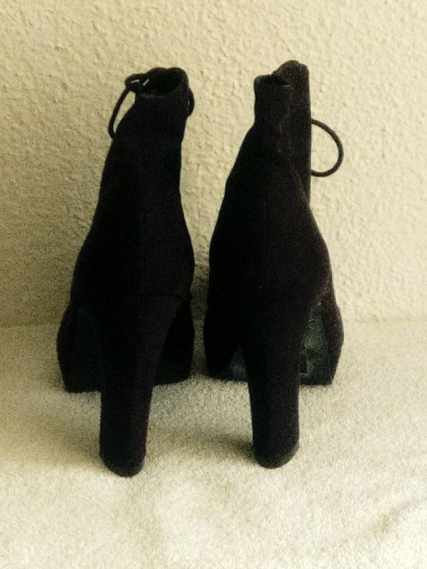Scarpe da donna: High-Heel Schnürpumps mit Block Absätzen – Usato da Zürich venduto da Mitzi6 1