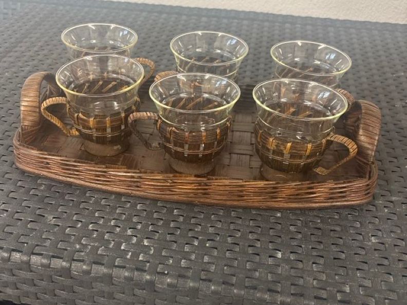 Services de table: 6er Set Glas Untersetzer mit Korb Tablett – D'occasion à rheineck par Neshi06 4
