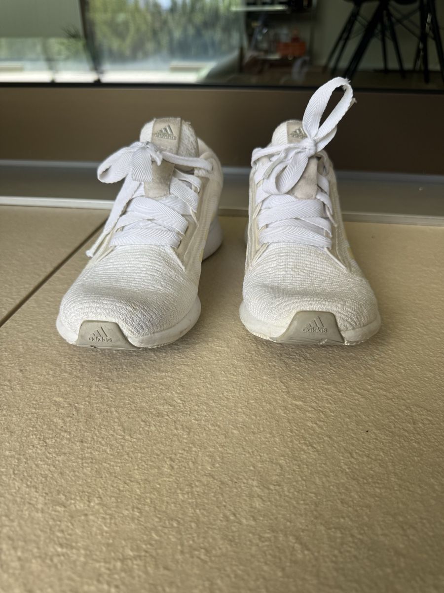 Adidas Scarpe da donna: White Adidas Sneakers - size 38 2/3 – Usato da Cham venduto da lb6_m9yt 3