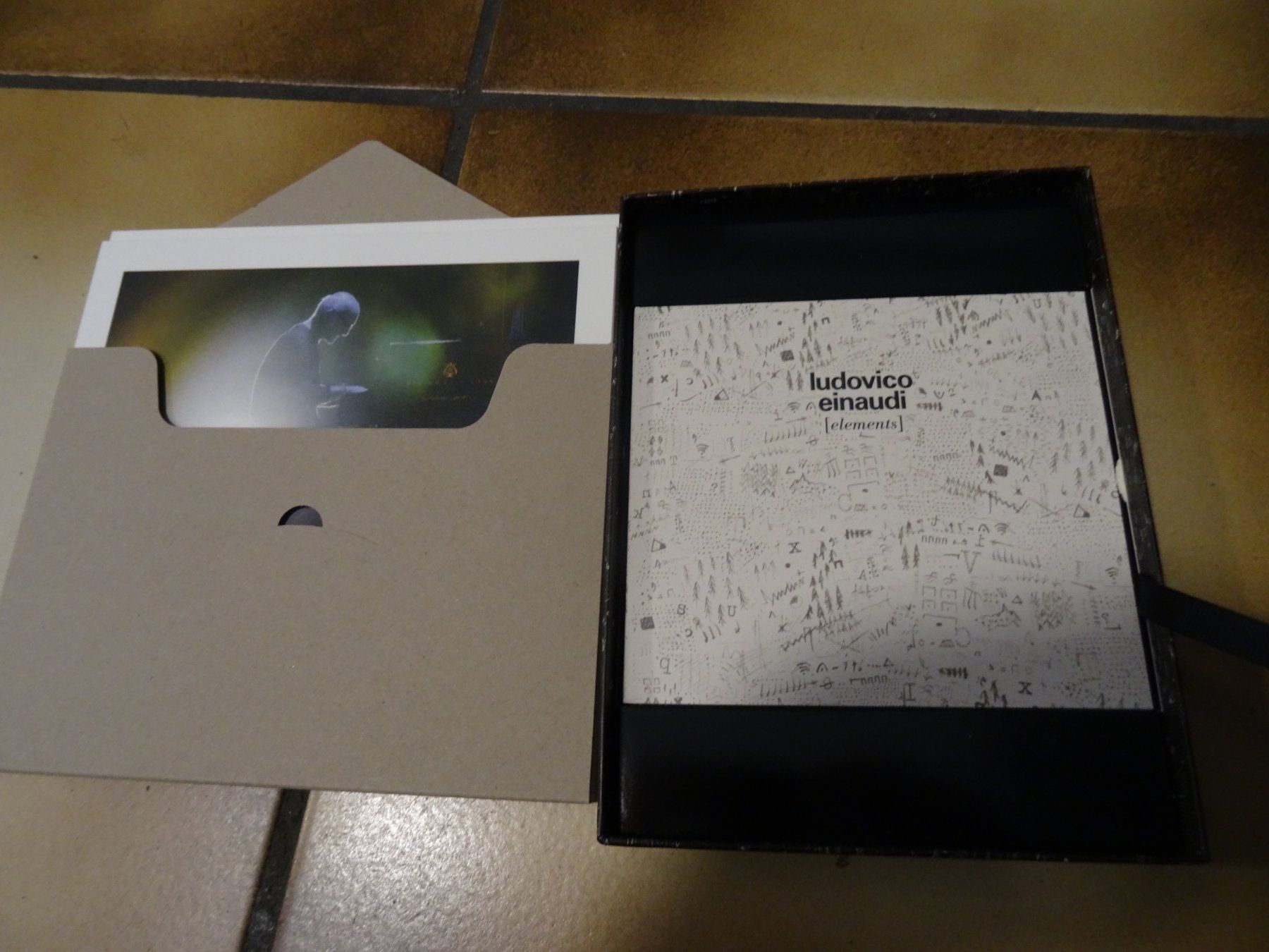 CD: Ludovico Einaudi Elements Special Edition – Usato da Olten venduto da Disc-Ausverkauf 2