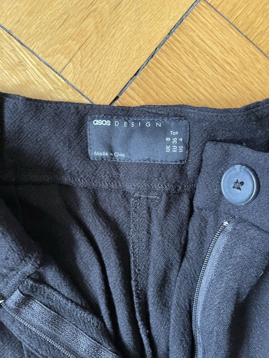 Asos Pantaloni: Asos trousers long – Usato da Fribourg venduto da ssu_tr9g 2