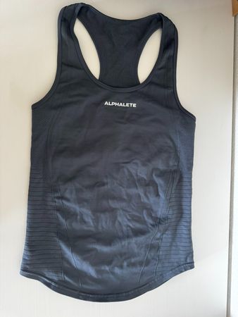 Alphalete Sportshirt – Grösse S – Wie neu
