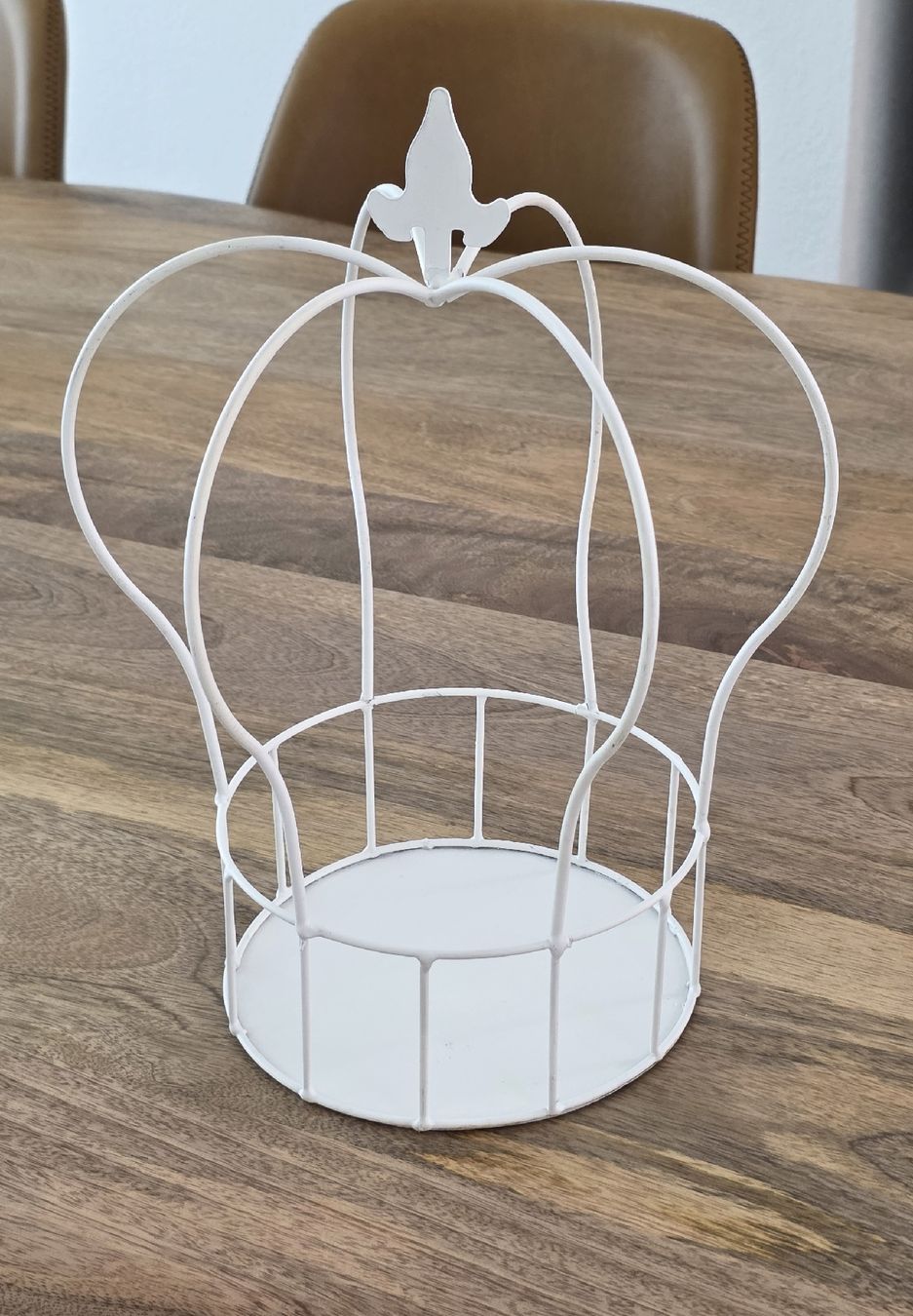 Tutte le decorazioni: Deko Krone weiss Metall  – Usato da Rheinsulz venduto da Gilea 3