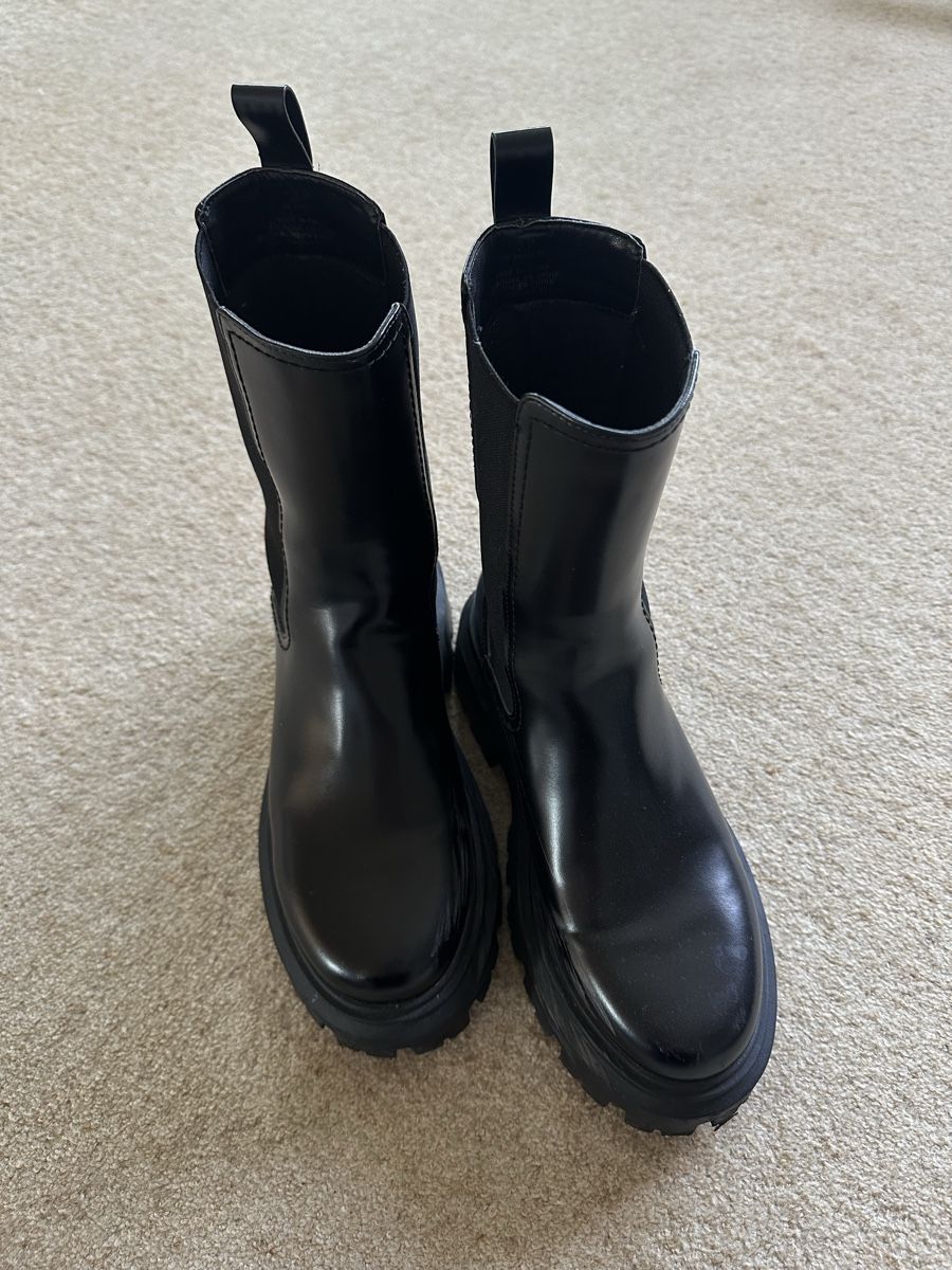 Scarpe per cavalli: Black Ankle Boots - Platform & Chunky Tread - Size 39 – Usato da Blonay venduto da sae_6sgw
