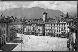 ^Locarno Piazza Grande , Echtfoto