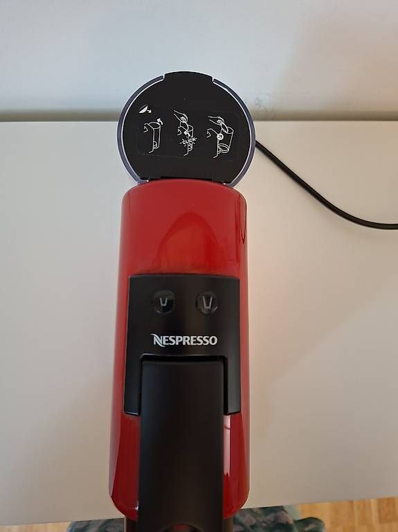 Machines à café & Machines à expresso: Nespresso ESSENZA Mini  – D'occasion à Bern par Patagonia7 3