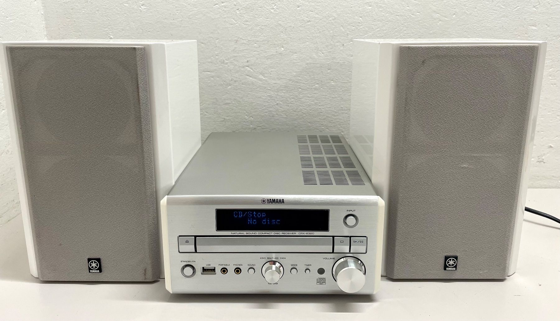 Yamaha Ricevitori: Yamaha Natural Sound Compact Disc Receiver CRX-E320 – Usato da Niederdorf venduto da LeptonAG 1
