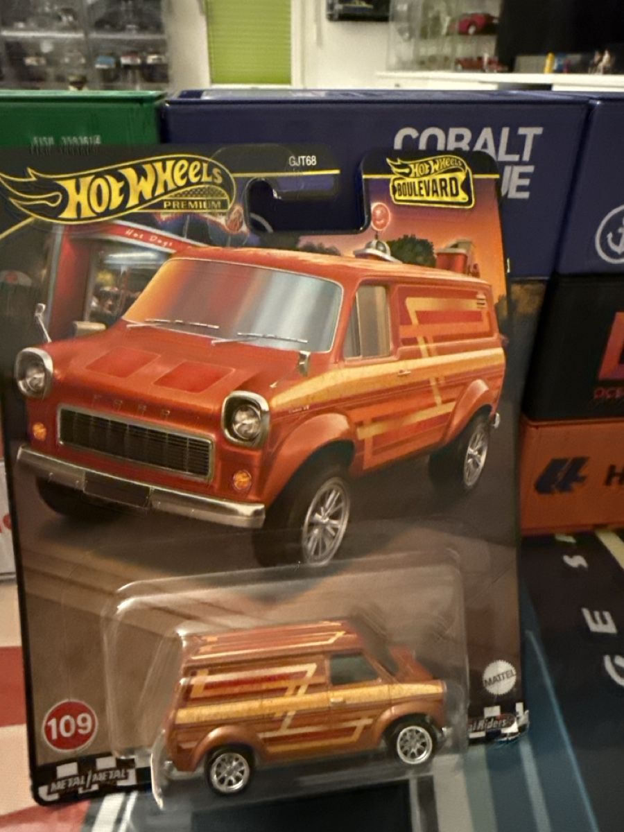 Hot Wheels Modellini d'auto: Hot Wheels Ford Transit Supervan Boulevard neue Version – Nuovo e nell'imballaggio originale da Basel venduto da Zomeg 4