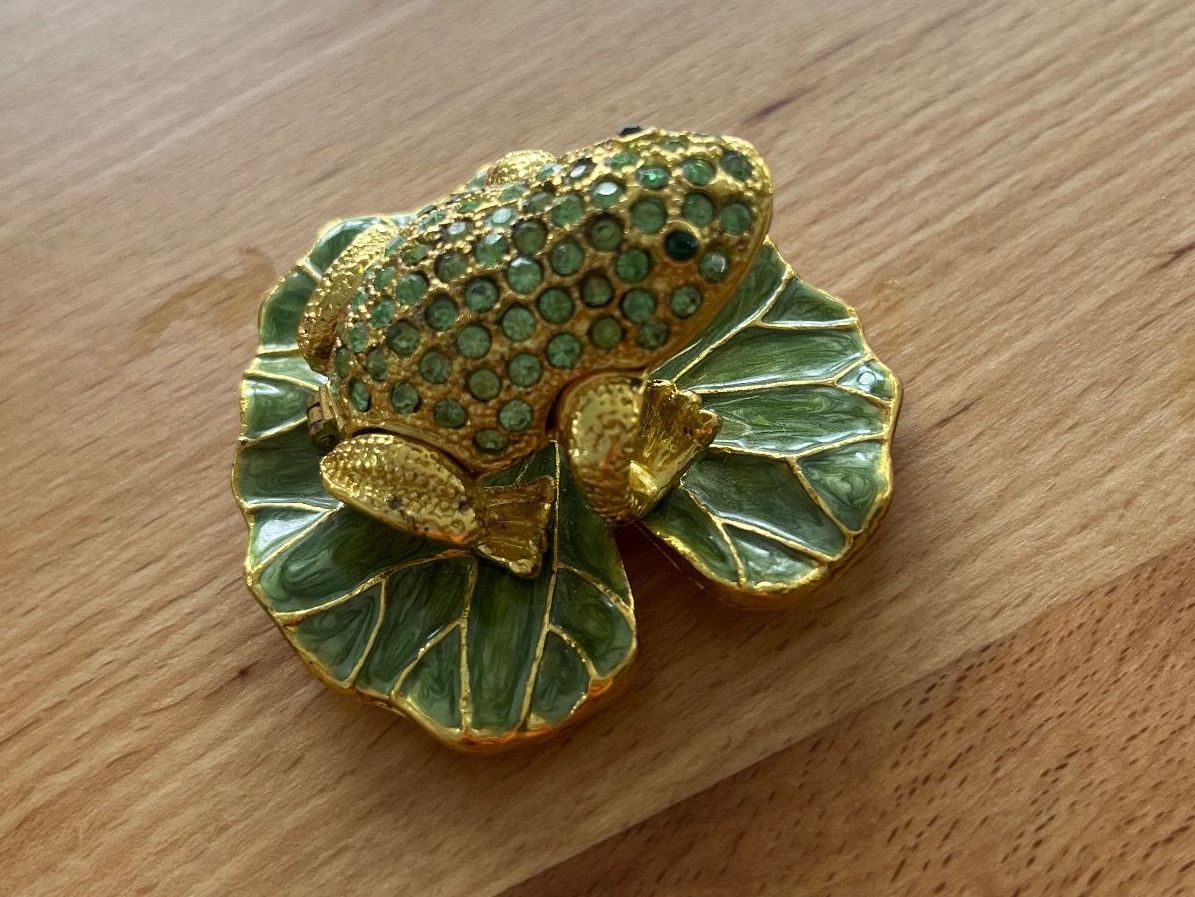 Tutte le decorazioni: Frosch Schmuckkästchen mit grünen Strasssteine... – Usato da Frauenfeld venduto da Laxmi81 1
