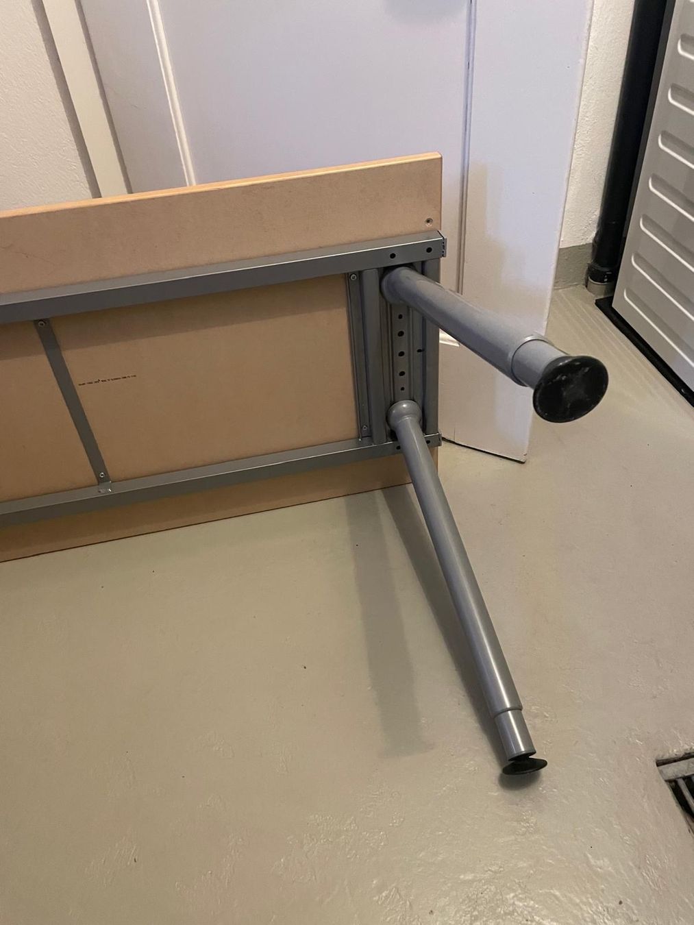 Ikea Schreibtische: Ikea Galant Tisch zu verkaufen – Gebraucht aus Münchenbuchsee von Drio 9