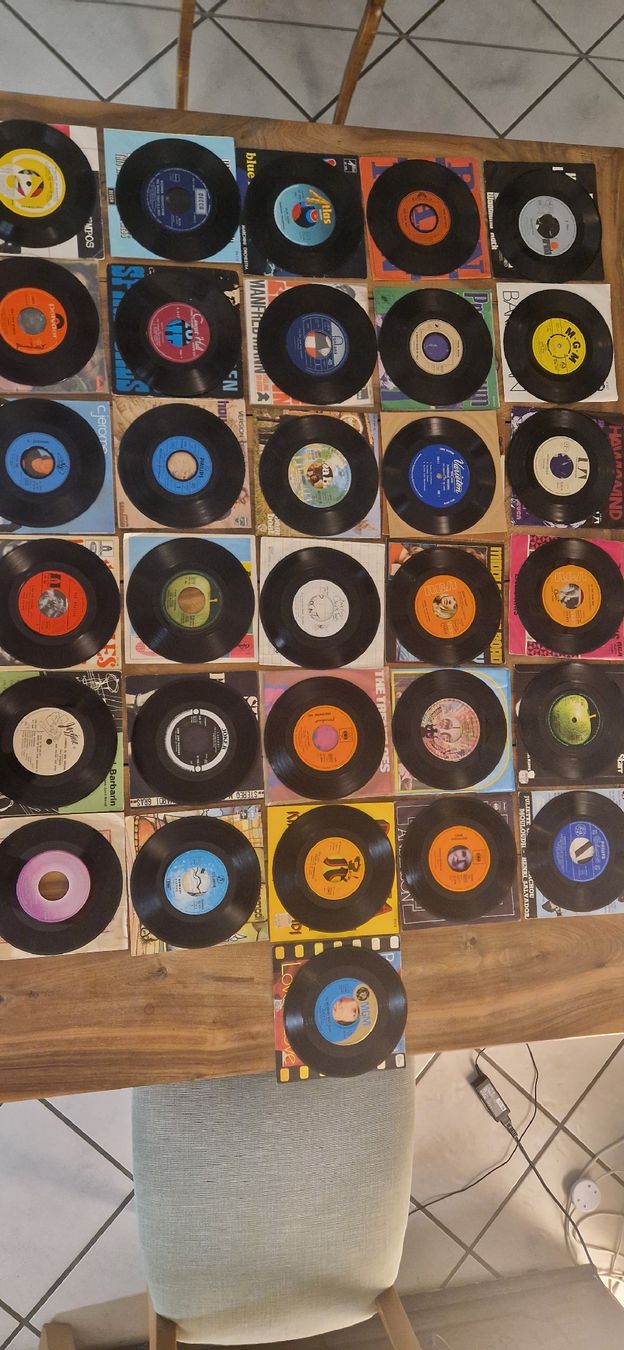 Dischi in vinile: Sammlung von 7" Single Platten Diverse Kübstler. – Usato da Winterthur venduto da ClaudioClaud 1