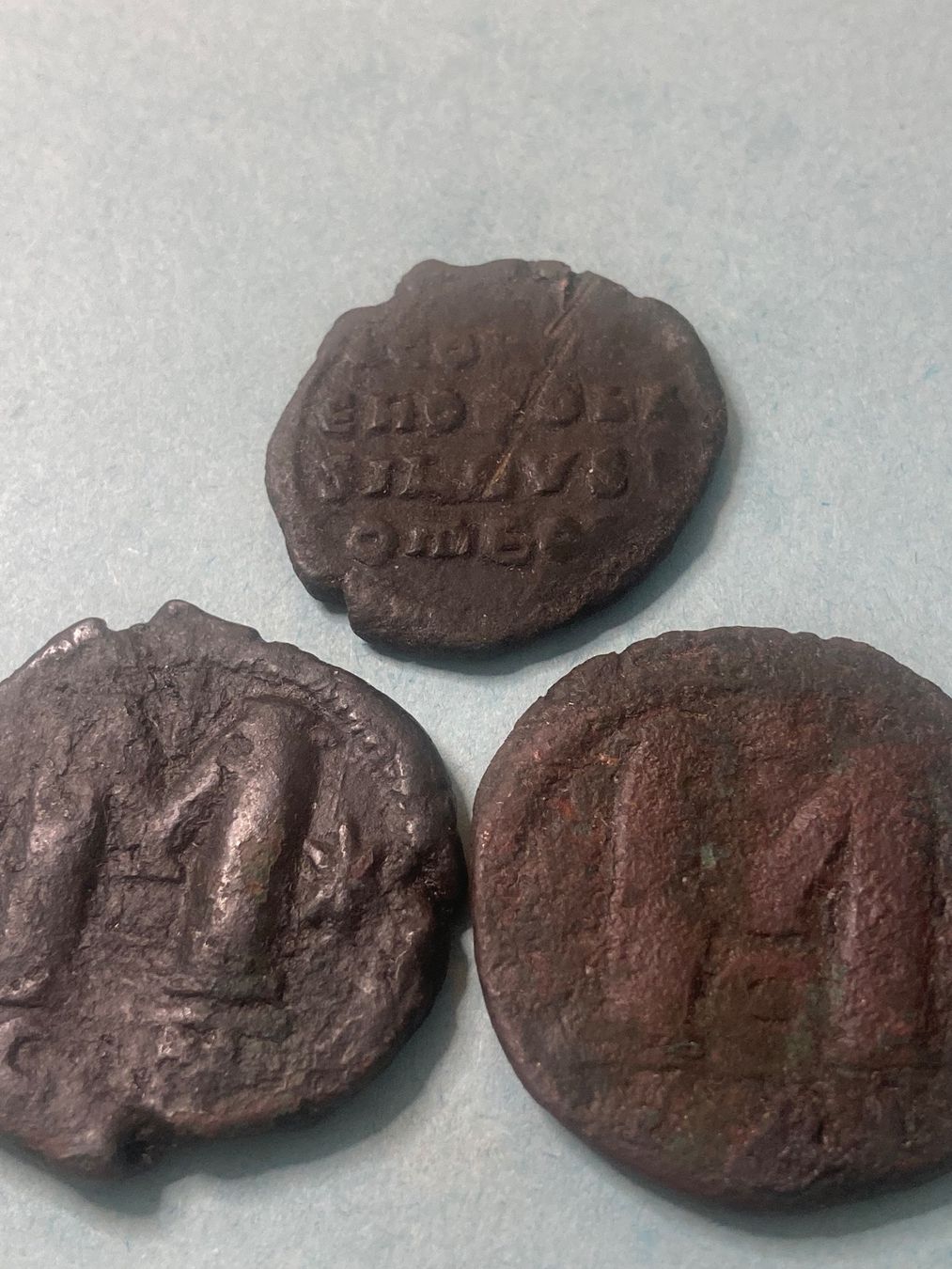 Alle Münzen: Trois pièces ancienne en bronze – Gebraucht aus Villars-sur-Glâne von Graca03 4