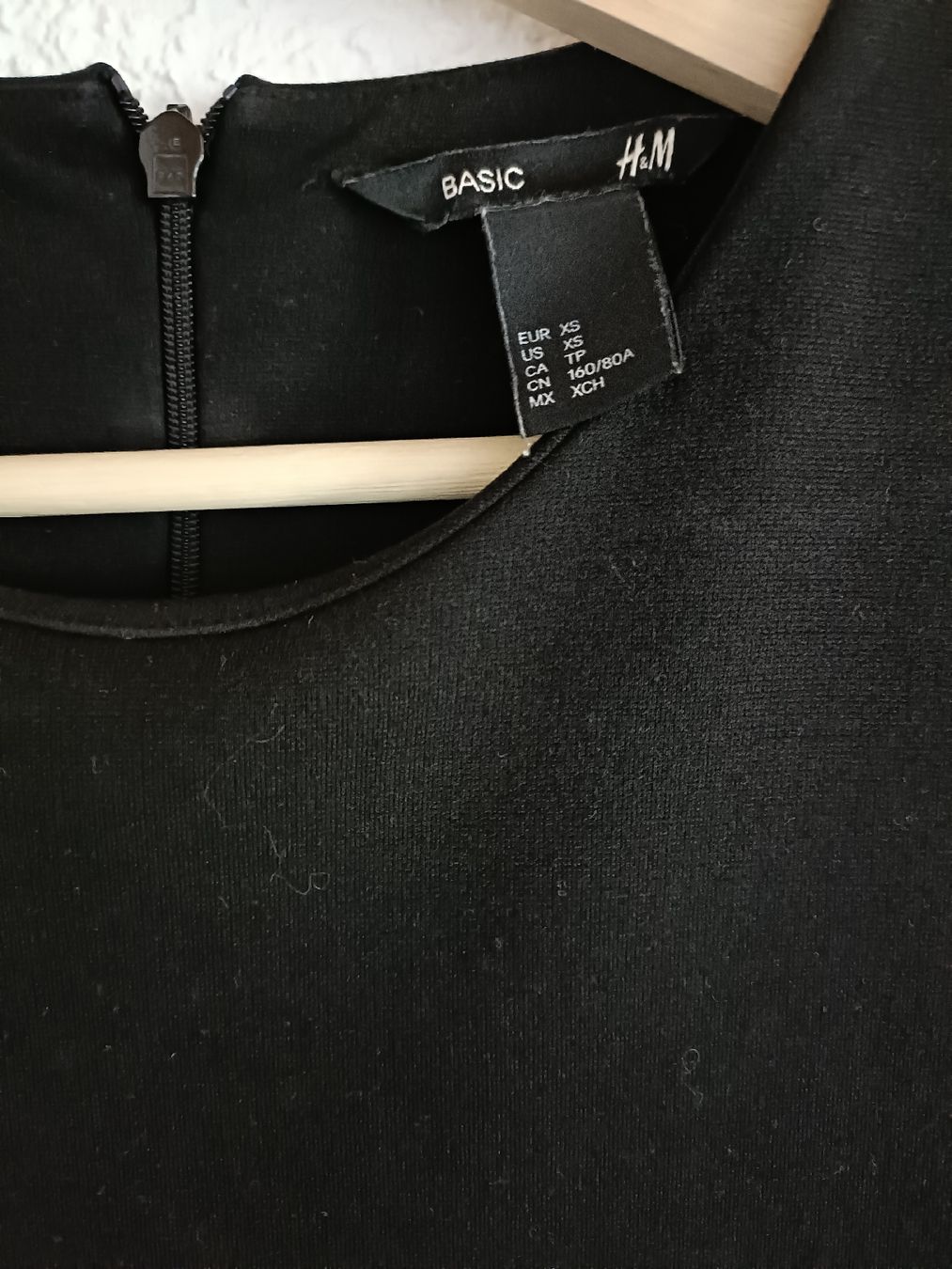 H&M Kleider: Robe courte noire H&M Basic - Taille XS – Gebraucht aus Vaulruz von O_DDM 1