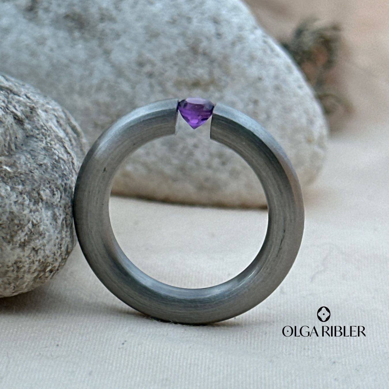 Olga Ribler Bagues: Edelstahl 4 mm  Ring Amethyste,  Ringgrösse 50 – Neuf (Voir description) à Luzern par Schmuckoutlet 6