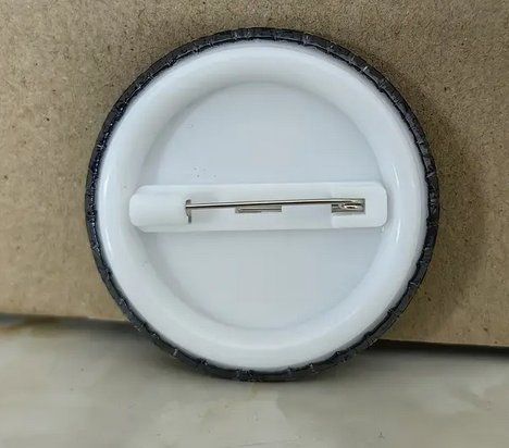 Spille & Fermagli: PIN *AC/DC* NEU – Nuovo e nell'imballaggio originale da Bad Ragaz venduto da Schtupsi 2